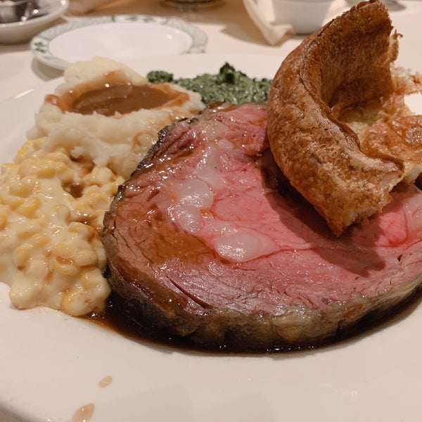 Photo taken at Lawry&#39;s The Prime Rib by Ken5i on 7/18/2019