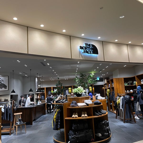 The North Face Play Clothing Store In 有楽町