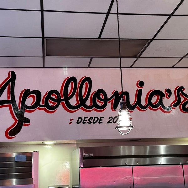 Foto diambil di Apollonia&#39;s Pizzeria oleh Yazeed M. pada 3/29/2024