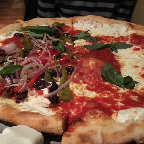 11/26/2019にYazeed M.がPatsy&#39;s Pizzeriaで撮った写真