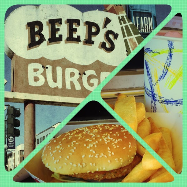 Снимок сделан в Beep&#39;s Burgers пользователем Emily B. 2/15/2015