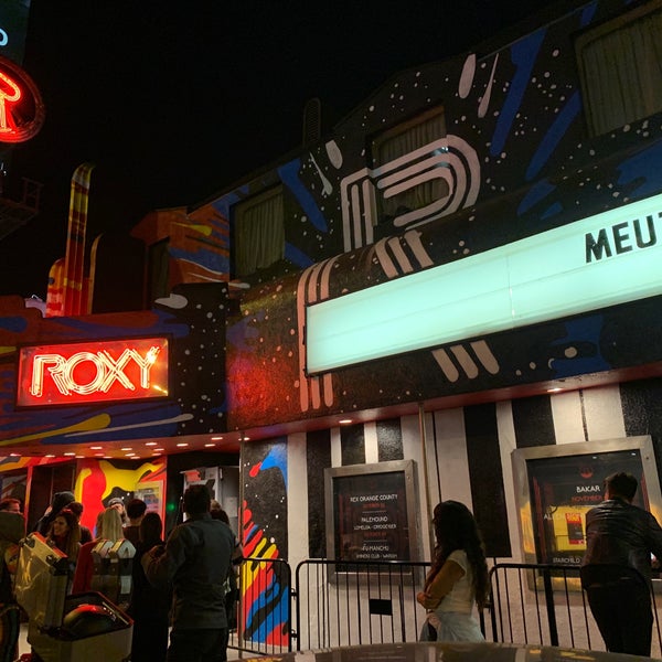 รูปภาพถ่ายที่ The Roxy โดย Jeff ✈. เมื่อ 10/24/2019