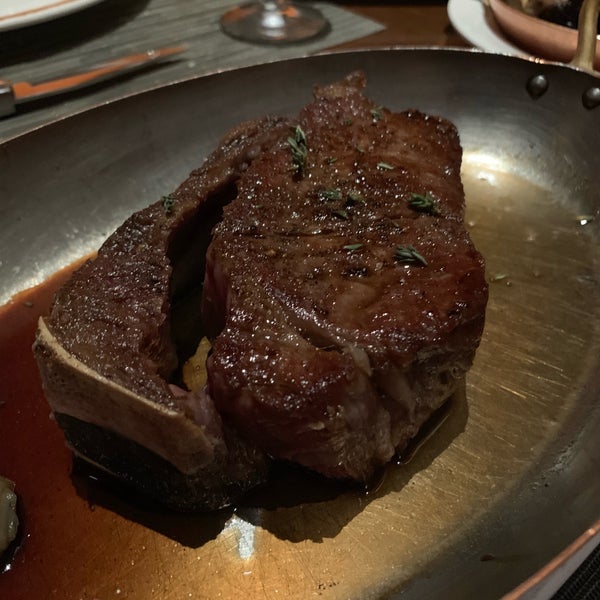 Photo taken at Tom Colicchio&#39;s Craftsteak by Jeff ✈. on 8/8/2019