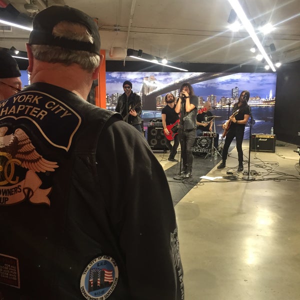 3/27/2015에 Chelsa님이 Harley-Davidson of New York City에서 찍은 사진