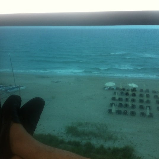 รูปภาพถ่ายที่ Omphoy Ocean Resort โดย Matthew เมื่อ 9/15/2012