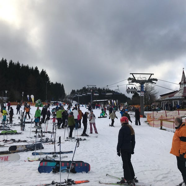 1/27/2018 tarihinde Martijn K.ziyaretçi tarafından Skiliftkarussell Winterberg'de çekilen fotoğraf