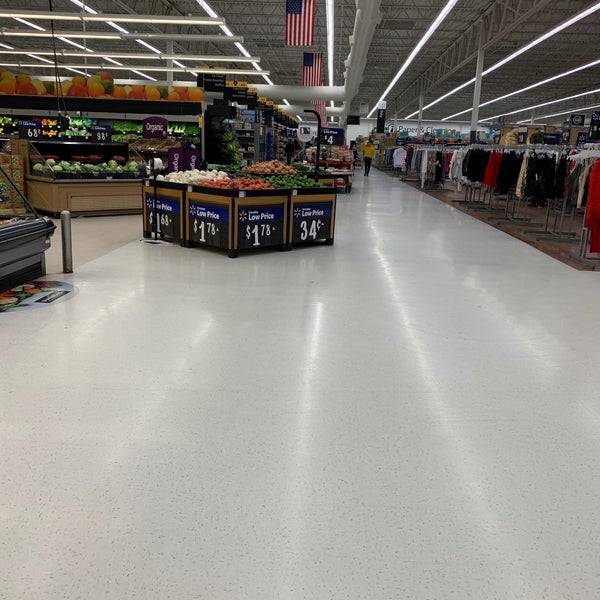 Foto di Walmart Supercenter Hope Mills, NC