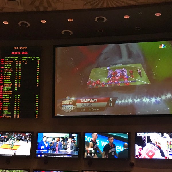 Photo taken at Race &amp; Sports Book by AJ D. on 12/19/2016