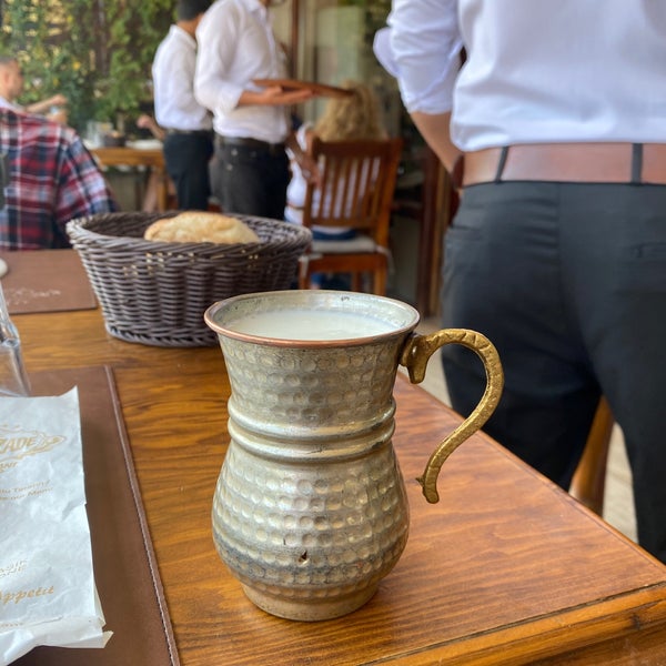 Das Foto wurde bei Kapadokya Kebapzade Restaurant von Abdulaziz . am 10/14/2020 aufgenommen