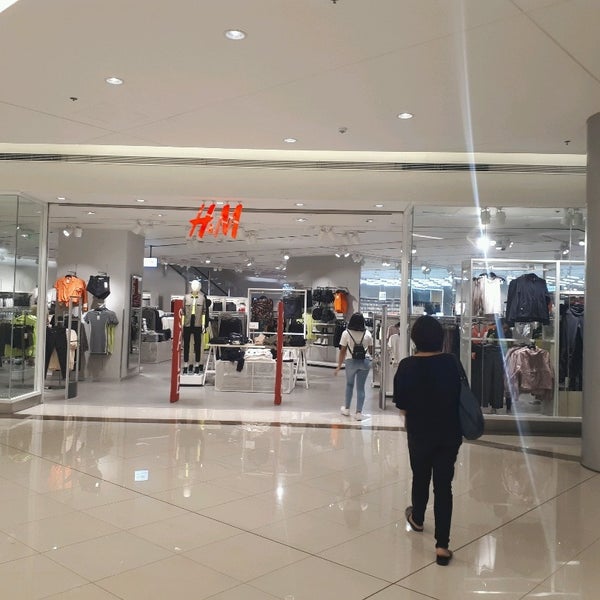 H&m festival shop mall