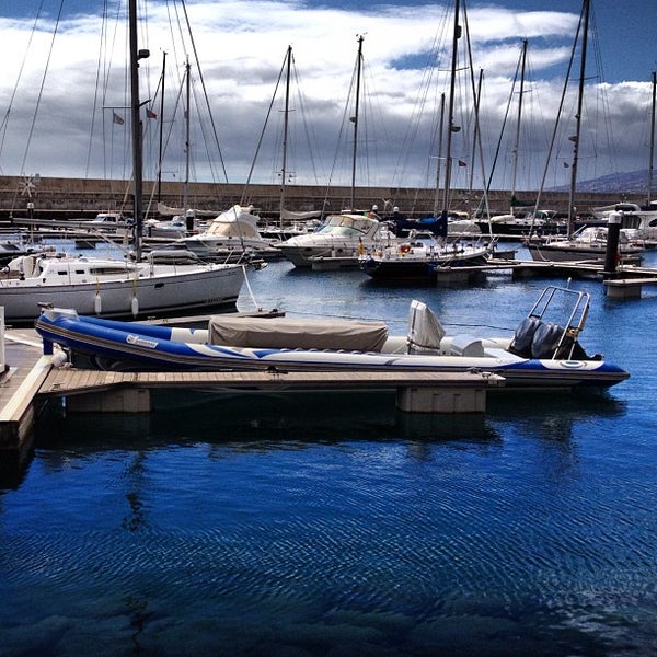 Photo taken at Oceanodroma Madeira Bird, Dolphin and Whale Watching by Hugo R. on 9/29/2012