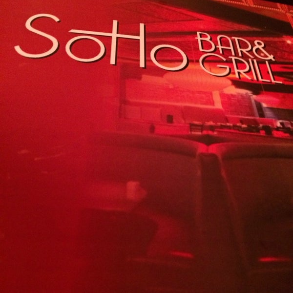 12/27/2013 tarihinde Cesar F.ziyaretçi tarafından SoHo Bar And Grill'de çekilen fotoğraf