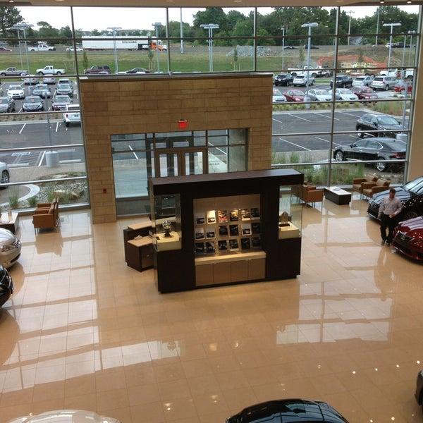 Photos At Hendrick Lexus Kansas City Auto Dealership