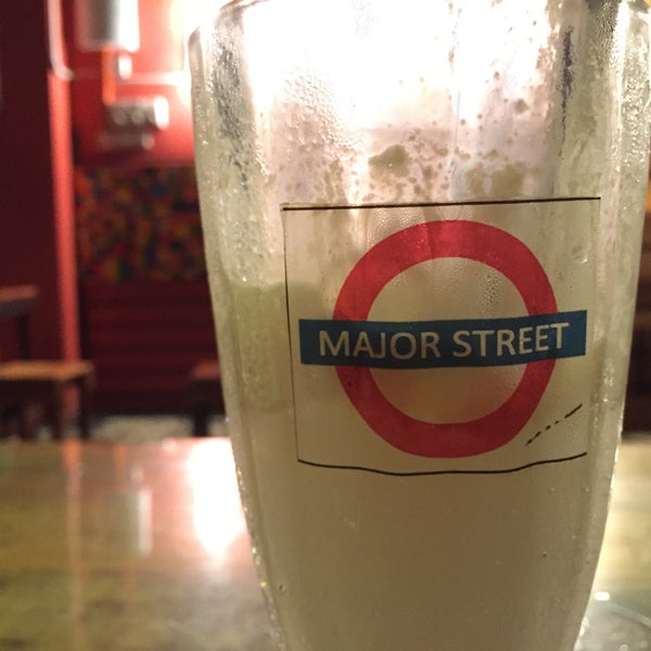 Major street. Макати улицы. Вест энд лондон. Манила фото улиц. Манила макати.