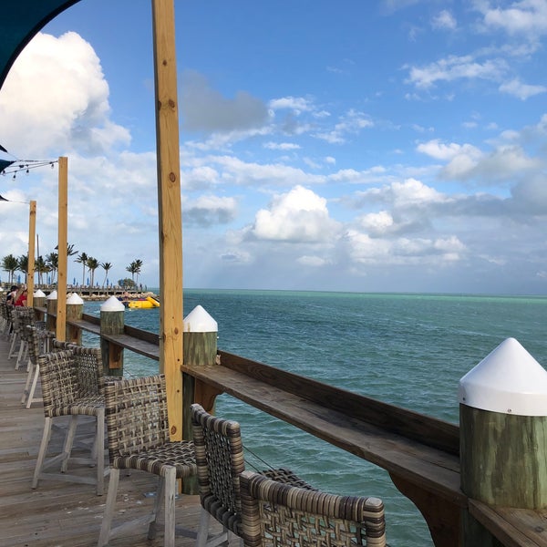 Foto scattata a Postcard Inn Beach Resort &amp; Marina da Chuck D. il 2/21/2021