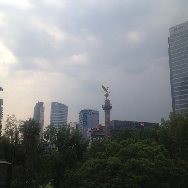 Das Foto wurde bei Champs Elysées von Ari G. am 5/24/2013 aufgenommen