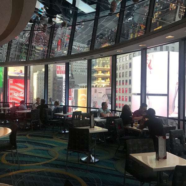 9/3/2018 tarihinde Ari G.ziyaretçi tarafından Broadway Lounge &amp; Terrace'de çekilen fotoğraf