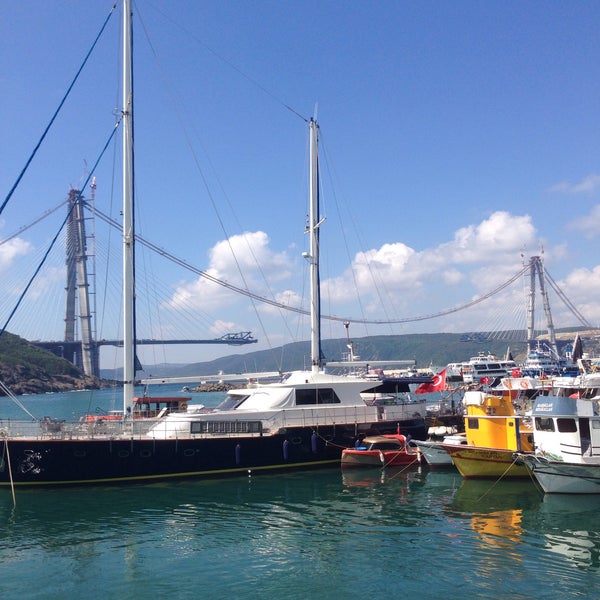 8/31/2015 tarihinde Metin E.ziyaretçi tarafından Poyrazköy Sahil Balık Restaurant'de çekilen fotoğraf