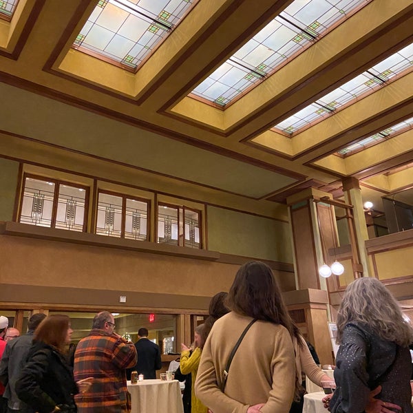 Foto diambil di Frank Lloyd Wright&#39;s Unity Temple oleh Susan A. pada 12/4/2022