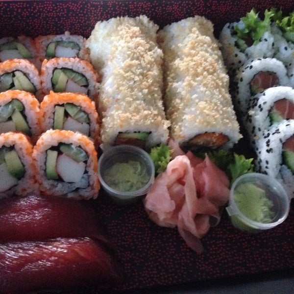 Photo taken at SushiPoint Den Haag by Ronald B. on 10/10/2015
