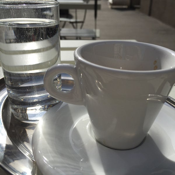 3/17/2015にChristian H.がAkrap Finest Coffeeで撮った写真