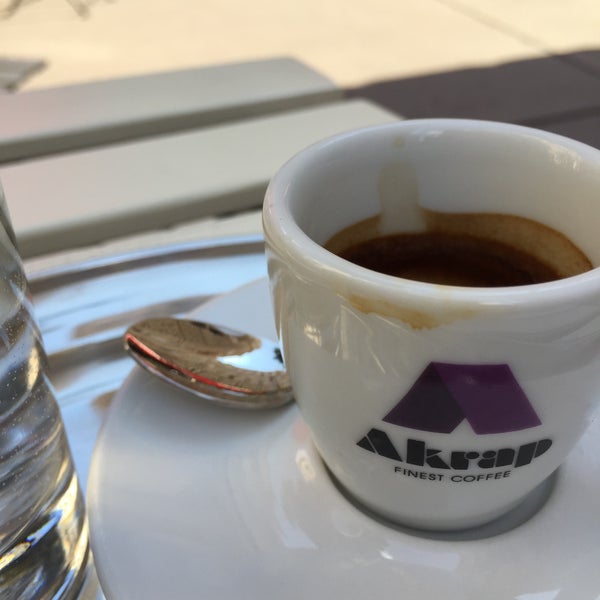 Foto tirada no(a) Akrap Finest Coffee por Christian H. em 10/1/2016
