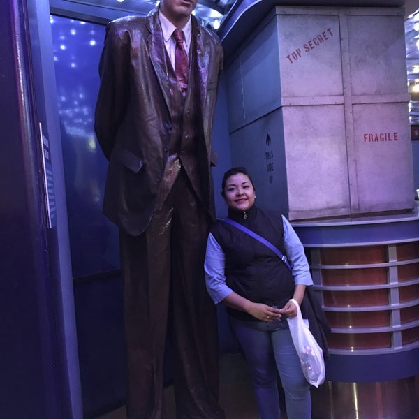 Photo taken at Guinness World Records Museum by Elindas G. on 11/20/2016
