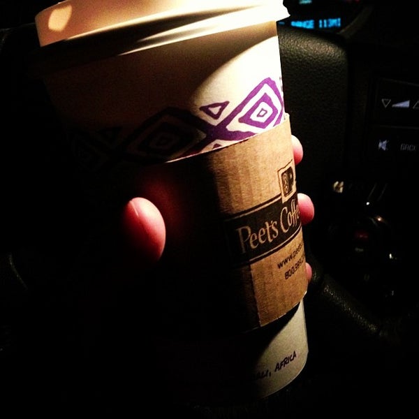 รูปภาพถ่ายที่ Peet&#39;s Coffee &amp; Tea โดย NicciBobby เมื่อ 2/1/2013