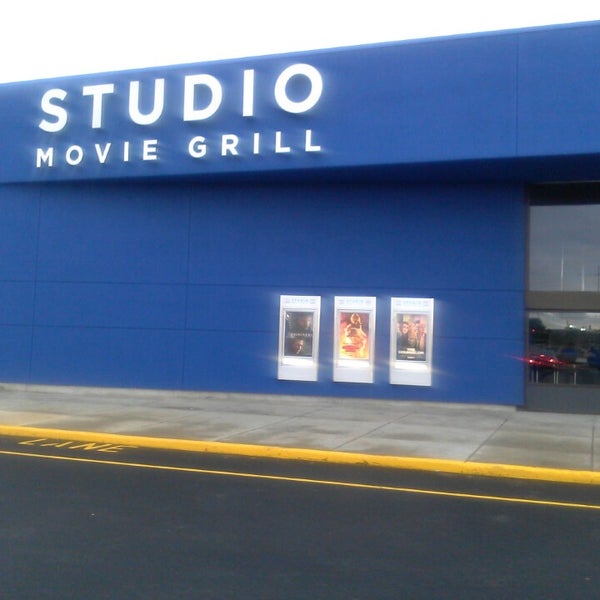Photo taken at Studio Movie Grill College Park by Thomas W. on 9/29/2013