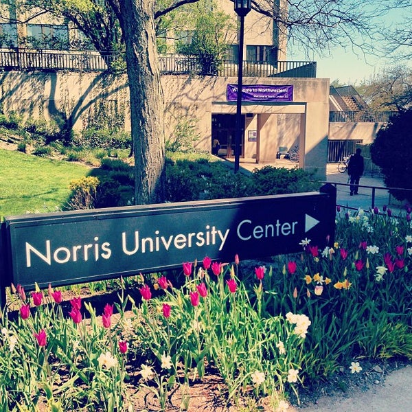 Foto tirada no(a) Norris University Center por Claire L. em 5/8/2013