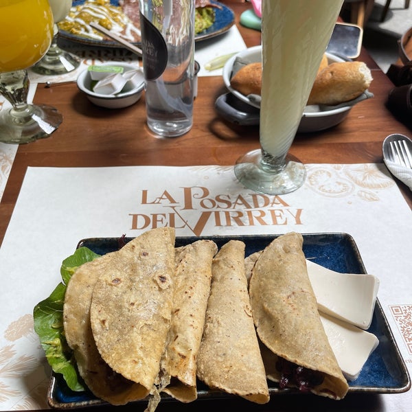 รูปภาพถ่ายที่ Restaurante La Posada Del Virrey โดย Citlali T. เมื่อ 7/3/2022