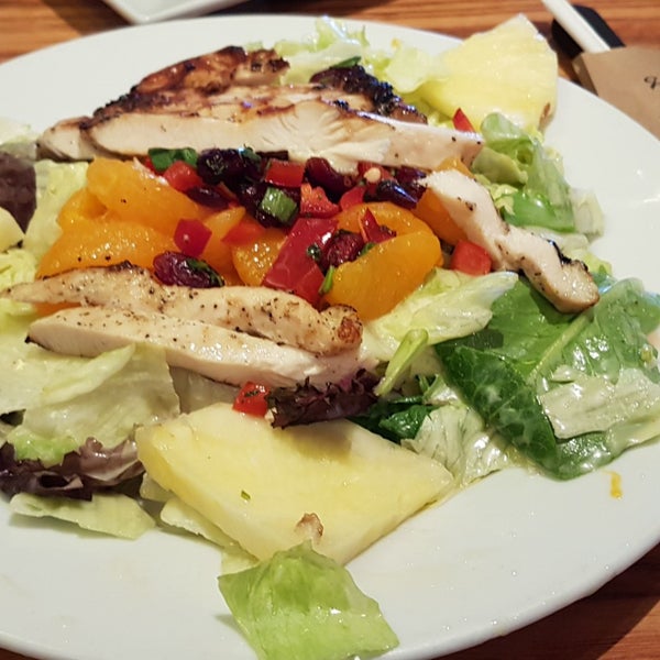 Photo taken at Chili&#39;s Grill &amp; Bar by Citlali T. on 6/11/2018