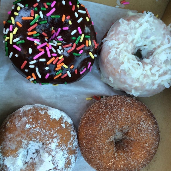 รูปภาพถ่ายที่ Duck Donuts โดย Rachel E. เมื่อ 7/6/2014