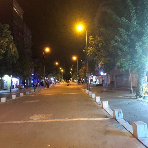Foto diambil di İsmet Paşa Caddesi oleh Volkan H. pada 9/6/2021