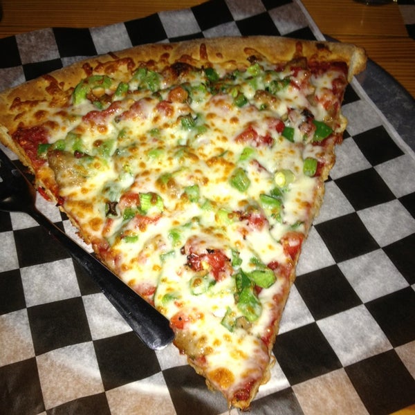 Снимок сделан в AJ&#39;s NY Pizzeria of Topeka пользователем Tony 1/26/2013