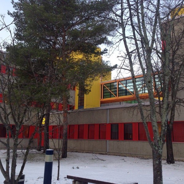Das Foto wurde bei Oulun yliopisto von Chloe H. am 12/4/2015 aufgenommen