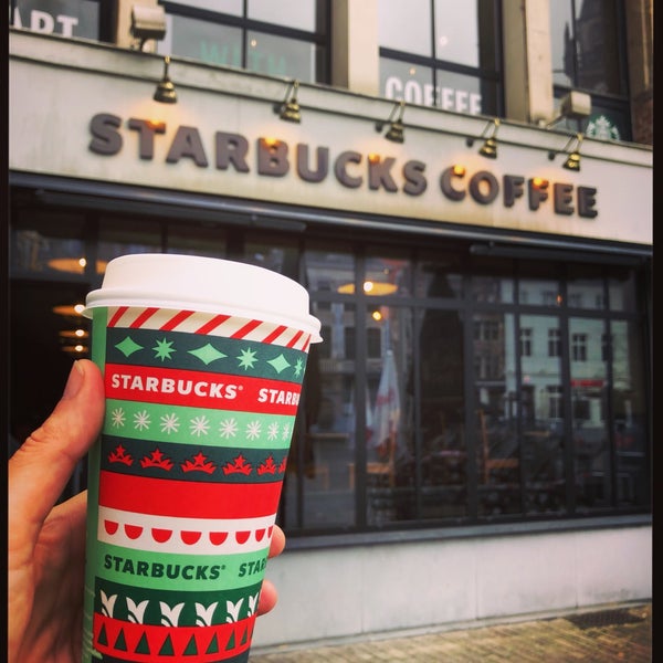 Photo prise au Starbucks par Gwen D. le11/17/2020