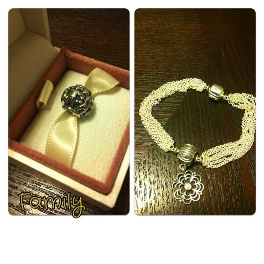 Pandora 2024 oakbrook center