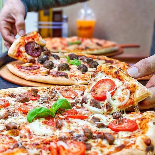 Foto scattata a Broccoli Pizza &amp; Pasta / مطعم بروكلي بيتزا وباستا da Waleed G. il 10/16/2018