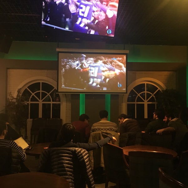 Photo taken at Legends Sports Bar by Gökhan B. on 2/25/2016