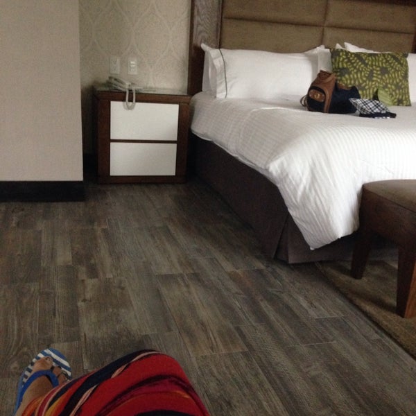 8/2/2015 tarihinde Desiireé J.ziyaretçi tarafından Áurea Hotel and Suites, Guadalajara (México)'de çekilen fotoğraf