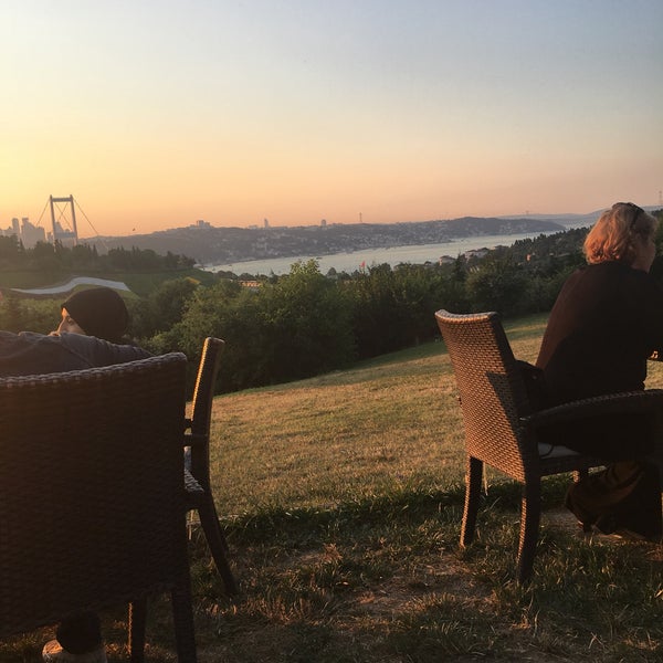 รูปภาพถ่ายที่ Messt Cafe &amp; Restaurant โดย Nazlı เมื่อ 7/9/2017