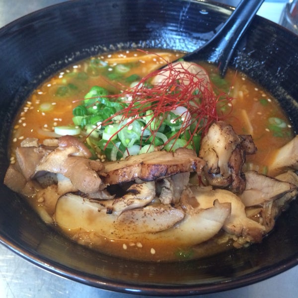 Great spicy chicken ramen. Not the most attentive servers but it wasn't a big deal. No alcohol.