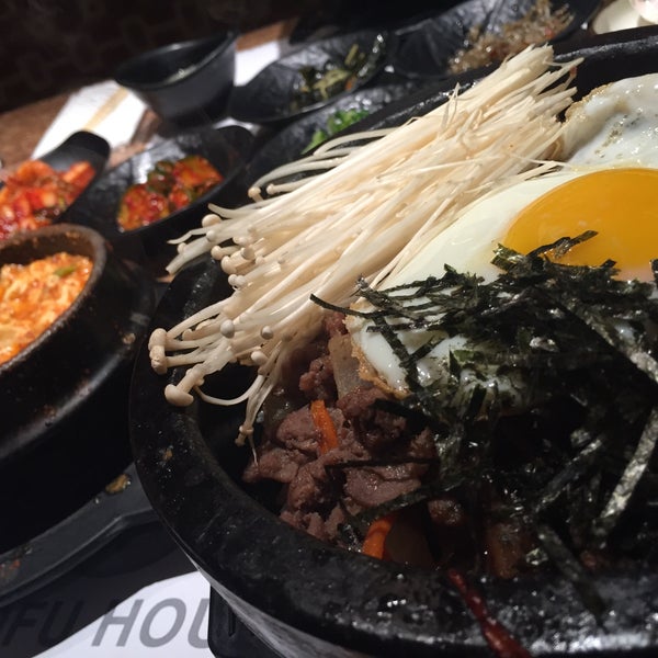 Снимок сделан в O. Tofu House Korean BBQ пользователем Brian L. 1/5/2016