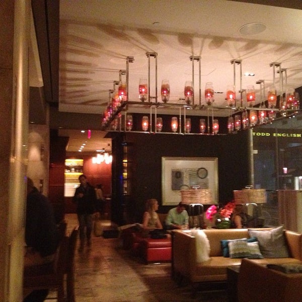 9/24/2013에 Alex E.님이 Ca Va Lounge @ Ca Va Brasserie에서 찍은 사진