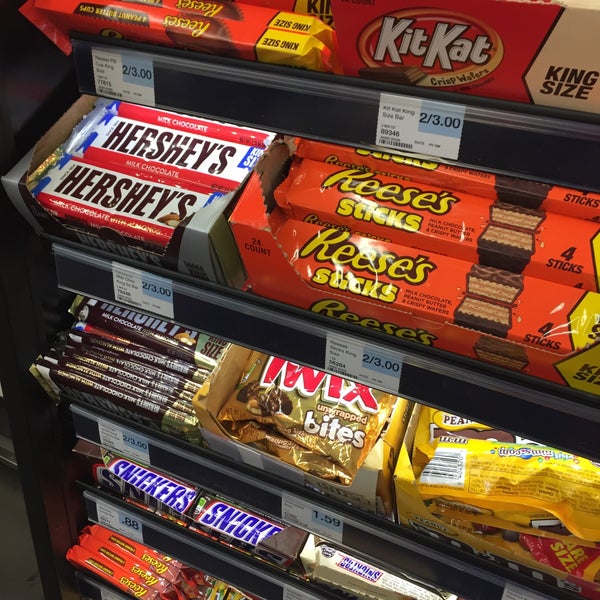 HyVee Southwest Topeka 2951 SW Wanamaker Rd