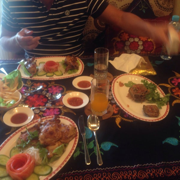 Photo taken at Uchkuduk - Uzbek Cuisine by Андрюха Г. on 4/17/2015