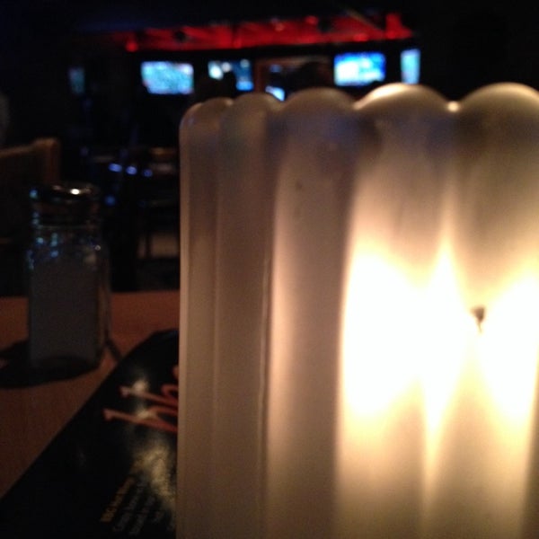 11/9/2013にErick S.がBurbank Bar &amp; Grilleで撮った写真