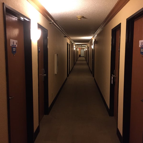 Photos At Knights Inn Romulus 9863 Middlebelt Road - 