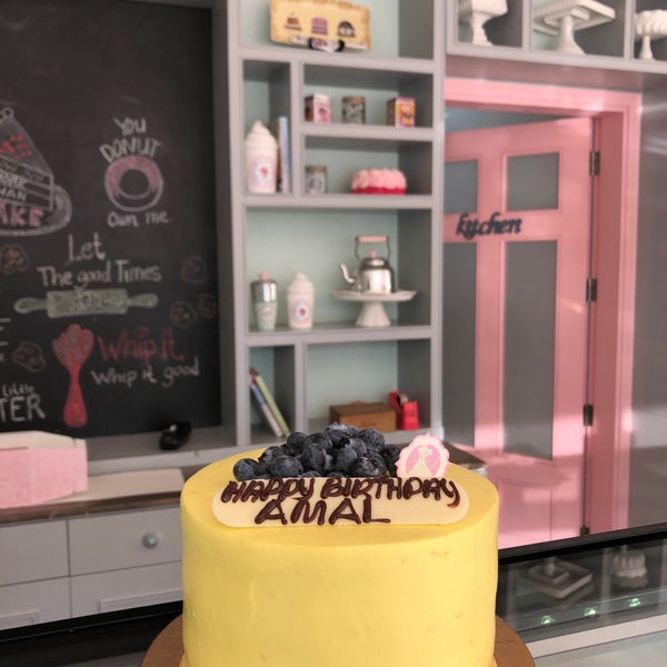 Foto tirada no(a) Delish Bakery por ALaa . em 9/13/2019